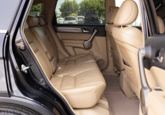 Подержанный автомобиль Honda CR-V 2008 года (19 фото)