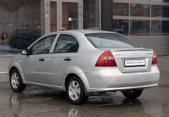 Подержанный автомобиль Chevrolet Aveo Sedan 2008 года (7 фото)