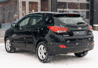 Подержанный автомобиль Hyundai ix35 2012 года (7 фото)