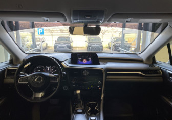 Подержанный автомобиль Lexus RX 2017 года (10 фото)