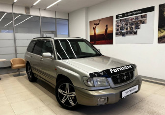 Подержанный автомобиль Subaru Forester Wagon 2000 года (4 фото)