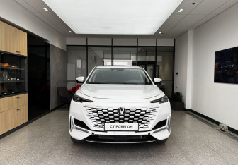 Подержанный автомобиль Changan UNI-K 2023 года (2 фото)