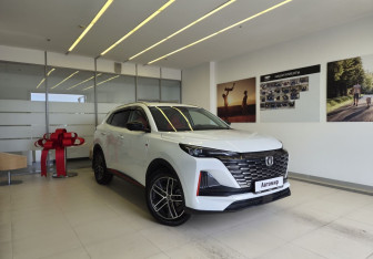 Подержанный автомобиль Changan UNI-S 2024 года (3 фото)