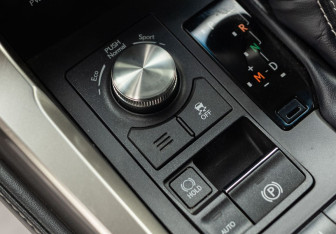 Подержанный автомобиль Lexus NX 2018 года (18 фото)