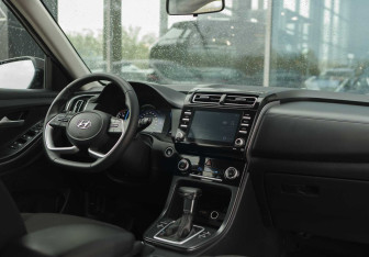 Подержанный автомобиль Hyundai Creta 2022 года (10 фото)