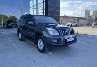 Подержанный автомобиль Toyota Land Cruiser Prado 2007 года (3 фото)