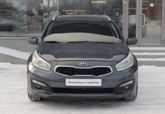 Подержанный автомобиль Kia Ceed Wagon 2017 года (2 фото)