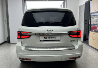 Подержанный автомобиль Infiniti QX80 2018 года (5 фото)