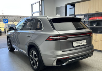 Подержанный автомобиль Geely Monjaro 2022 года (6 фото)