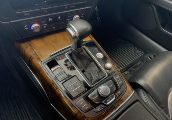 Подержанный автомобиль Audi A7 2010 года (10 фото)