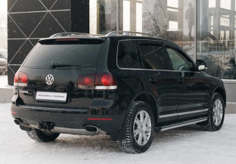 Подержанный автомобиль Volkswagen Touareg 2007 года (5 фото)