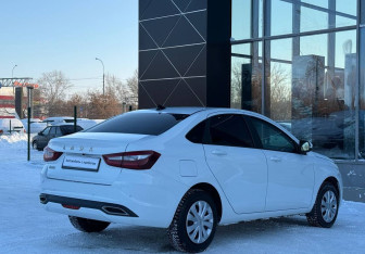 Подержанный автомобиль LADA (ВАЗ) Vesta Sedan 2023 года (5 фото)