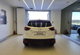 Подержанный автомобиль Mazda CX-5 2015 года (5 фото)