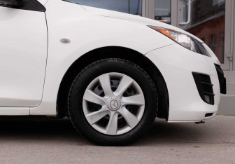 Подержанный автомобиль Mazda 3 Sedan 2011 года (9 фото)