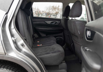 Подержанный автомобиль Nissan X-Trail 2016 года (19 фото)