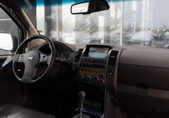 Подержанный автомобиль Nissan Pathfinder 2007 года (10 фото)