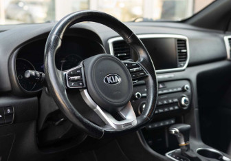 Подержанный автомобиль Kia Sportage 2020 года (11 фото)