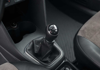 Подержанный автомобиль Volkswagen Polo Sedan 2015 года (14 фото)