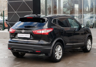 Подержанный автомобиль Nissan Qashqai 2018 года (5 фото)