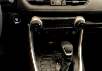 Новый Toyota RAV4 2025 (15 фото)