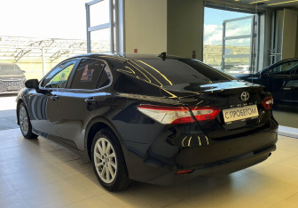 Подержанный автомобиль Toyota Camry Sedan 2019 года (6 фото)