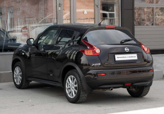 Подержанный автомобиль Nissan Juke 2013 года (7 фото)