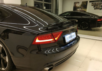 Подержанный автомобиль Audi A7 2010 года (8 фото)