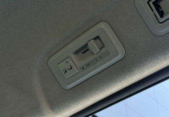 Подержанный автомобиль Honda Stepwgn 2012 года (14 фото)