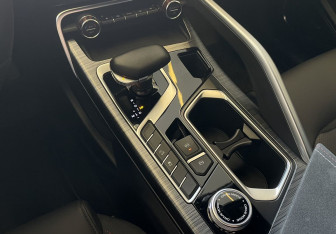 Подержанный автомобиль Geely Tugella 2023 года (13 фото)