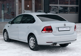 Подержанный автомобиль Volkswagen Polo Sedan 2018 года (7 фото)