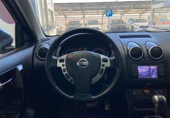 Подержанный автомобиль Nissan Qashqai+2 2013 года (11 фото)