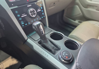 Подержанный автомобиль Ford Explorer 2013 года (11 фото)