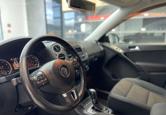 Подержанный автомобиль Volkswagen Tiguan 2013 года (16 фото)
