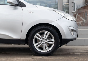 Подержанный автомобиль Hyundai Tucson 2010 года (9 фото)