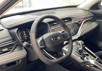 Подержанный автомобиль Geely Atlas Pro 2022 года (11 фото)