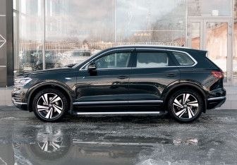 Подержанный автомобиль Volkswagen Touareg 2021 года (8 фото)