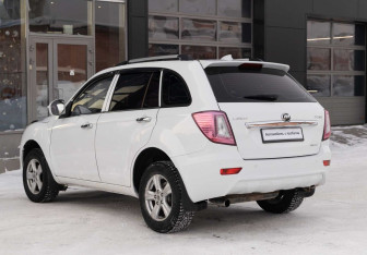 Подержанный автомобиль Lifan X60 2014 года (7 фото)