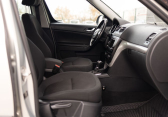 Подержанный автомобиль Skoda Yeti 2013 года (19 фото)