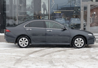 Подержанный автомобиль Honda Accord Sedan 2006 года (4 фото)