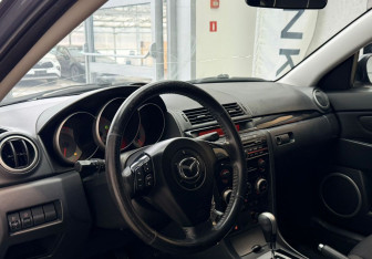 Подержанный автомобиль Mazda 3 Sedan 2008 года (11 фото)