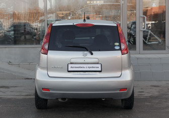 Подержанный автомобиль Nissan Note 2008 года (6 фото)