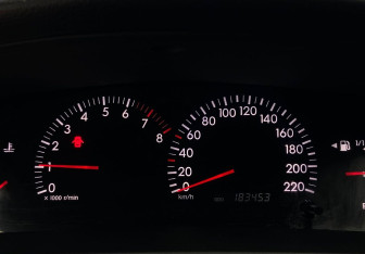 Подержанный автомобиль Toyota Corolla Hatchback 2006 года (8 фото)