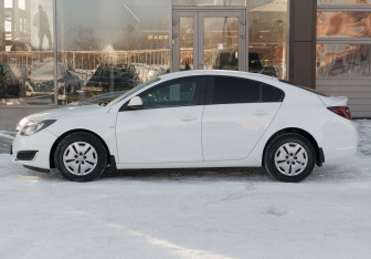 Подержанный автомобиль Opel Insignia Liftback 2014 года (8 фото)