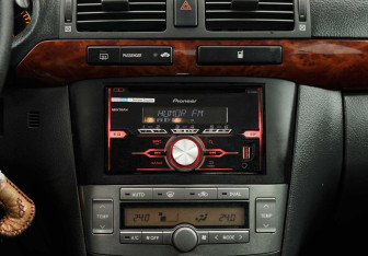 Подержанный автомобиль Toyota Avensis Sedan 2005 года (14 фото)