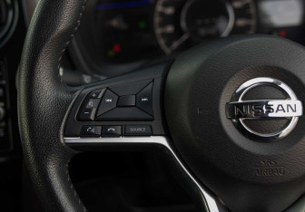 Подержанный автомобиль Nissan Note 2017 года (12 фото)