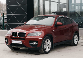 Подержанный автомобиль BMW X6 2011 года (1 фото)