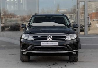 Подержанный автомобиль Volkswagen Touareg 2017 года (2 фото)