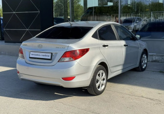 Подержанный автомобиль Hyundai Solaris Sedan 2013 года (5 фото)