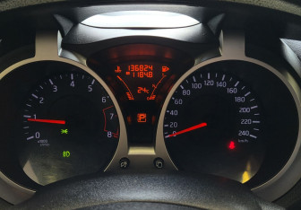 Подержанный автомобиль Nissan Juke 2012 года (10 фото)