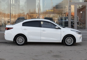 Подержанный автомобиль Kia Rio Sedan 2020 года (4 фото)